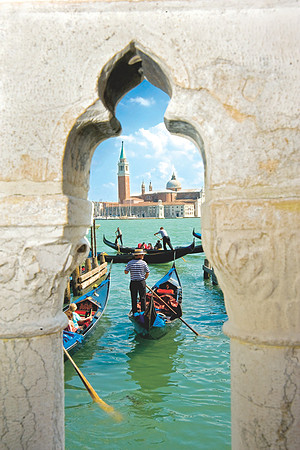 venice gondole