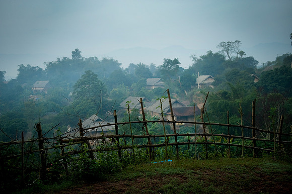 Hoa Binh Paddy fields huts_PLG8046