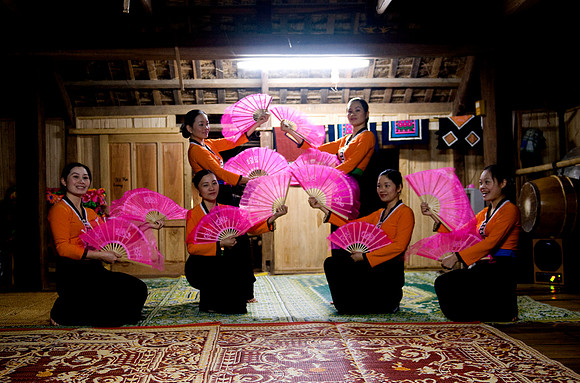 Homestay local dance Hoa Binh Jungle_PLG8145